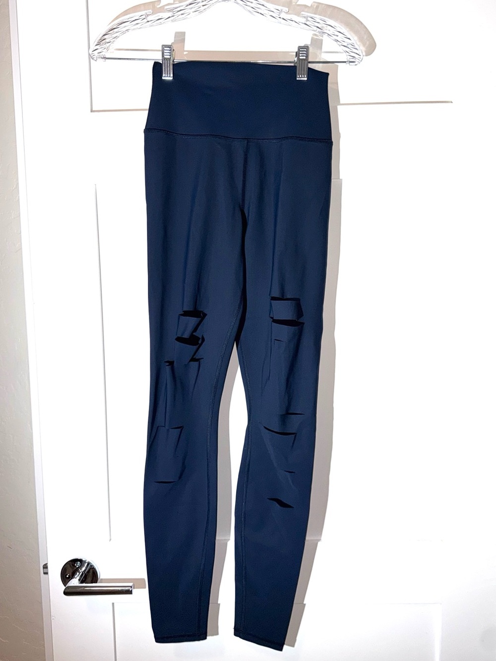 ALO Yoga Ripped Warrior Distressed Leggings